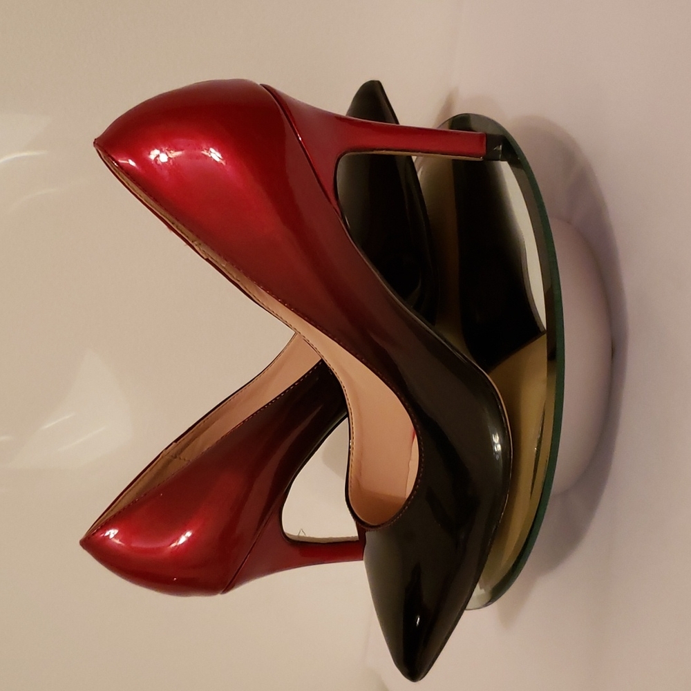 June In Love pair of heels in a size 6 Red and black ombre.  Excellent condition